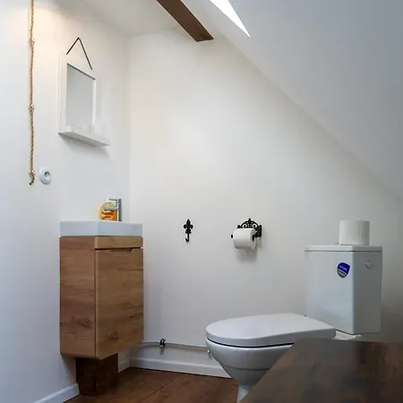 By Comfort Housing - Up To 7 Guests